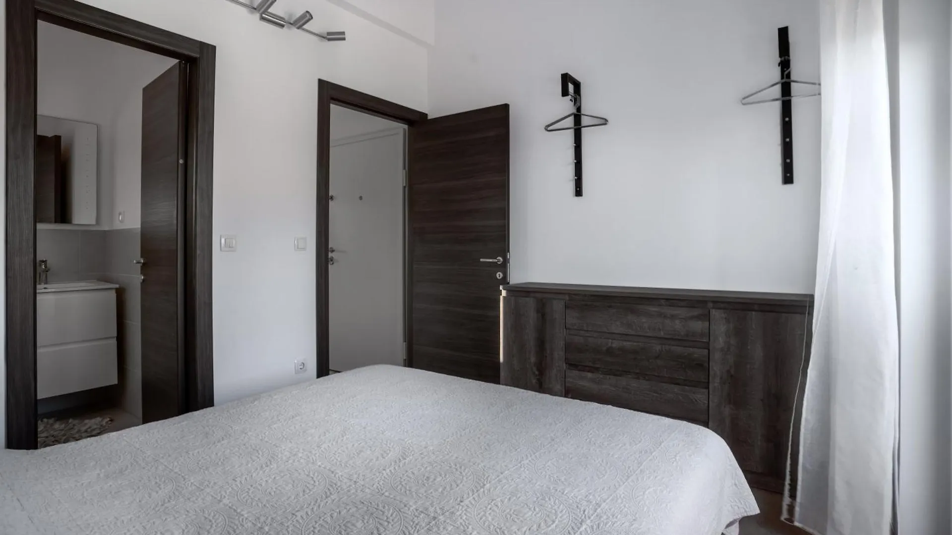 Dukat Apartment Nin